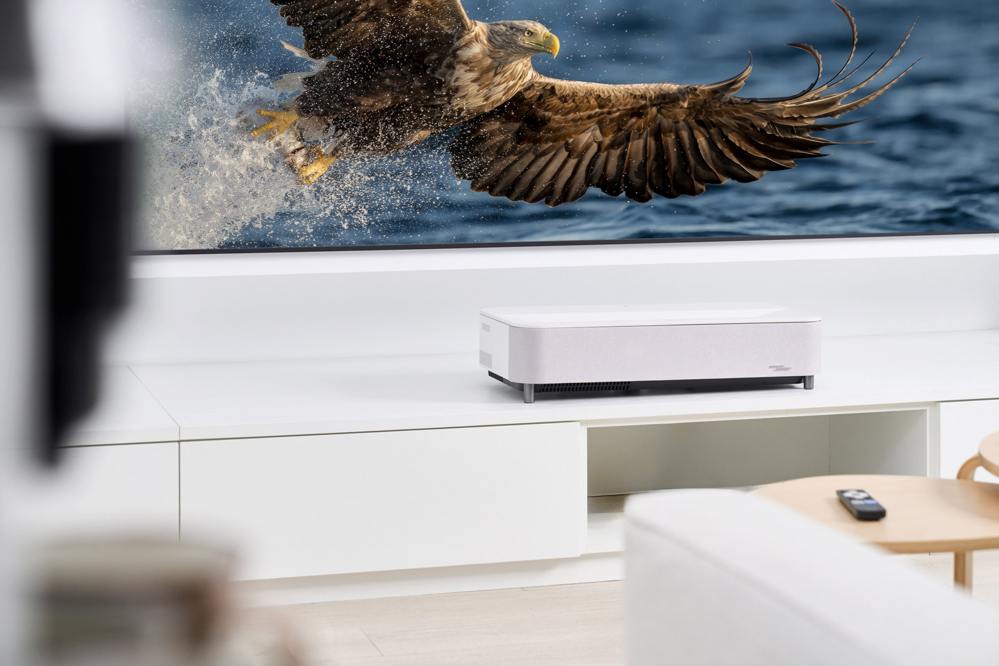 Epson EH-LS970 雷射電視實測：AI 智慧影像，震撼音效體驗，家庭娛樂中心首選