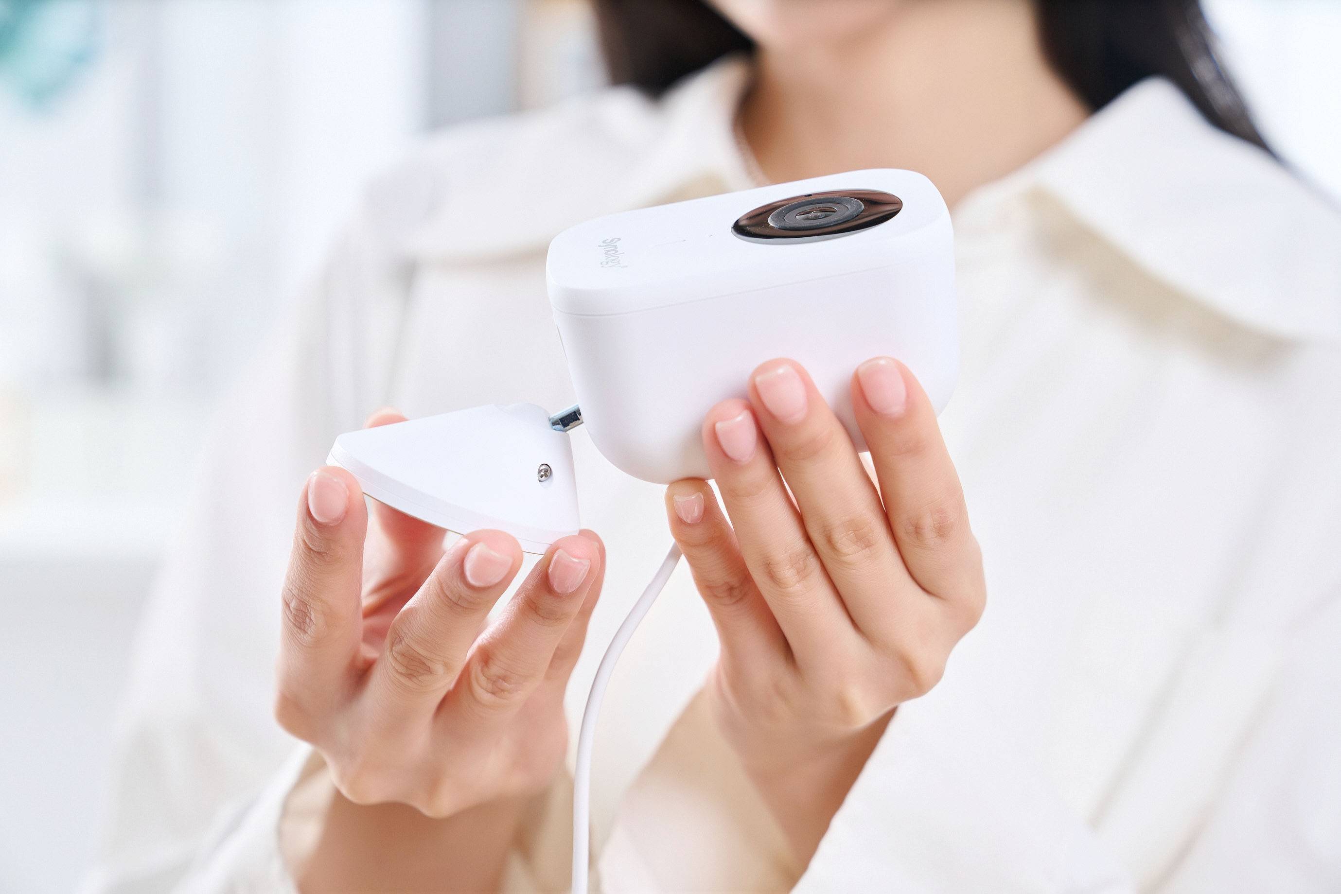 底座可以自由旋轉，所以安裝在不同位置也可以調整最適合拍攝的角度。