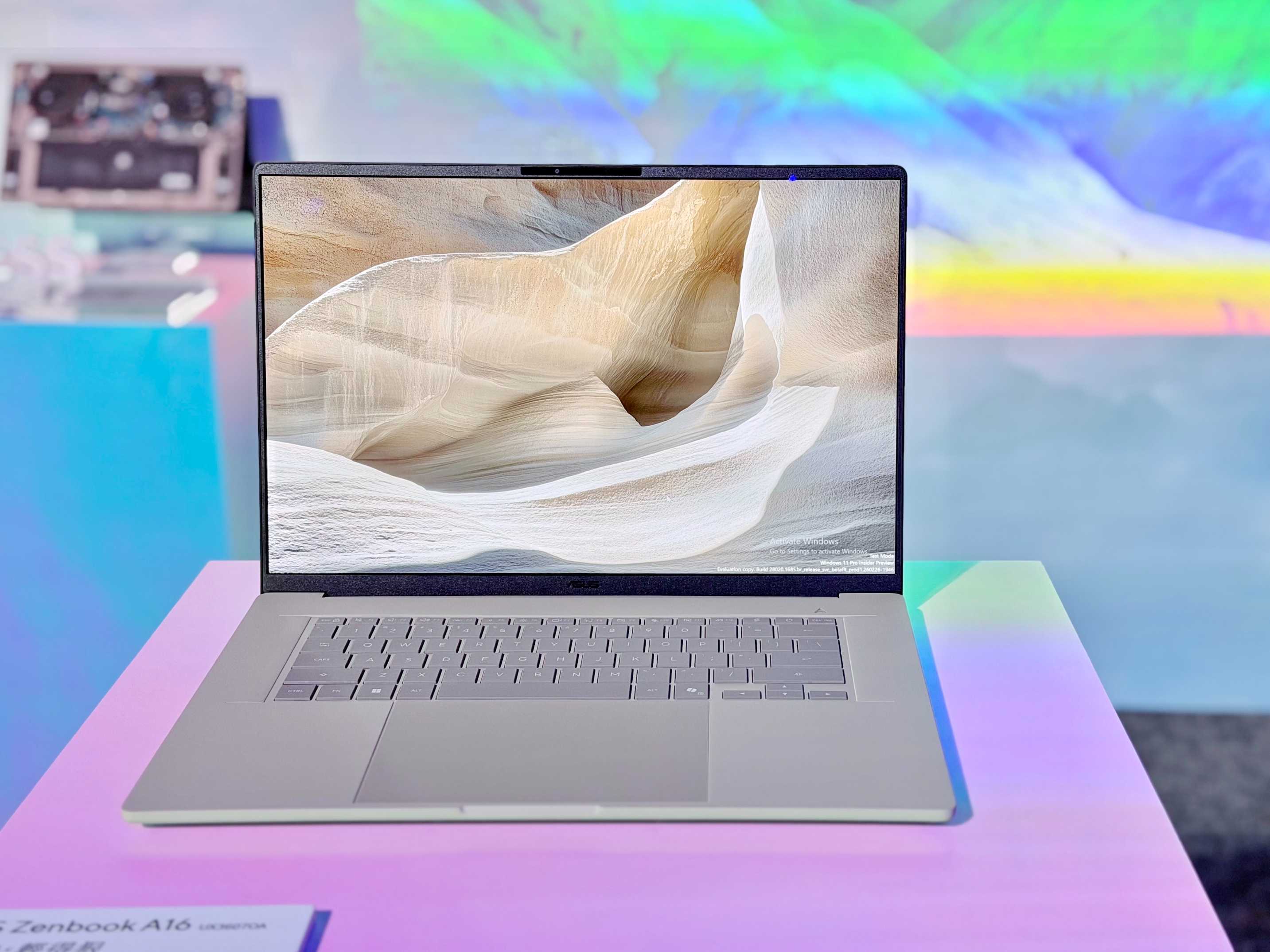 ASUS、高通、微軟攜手發布 Copilot+ PC 新機：旗艦 Zenbook A16 算力 80 TOPS、 售價 73,999 元起