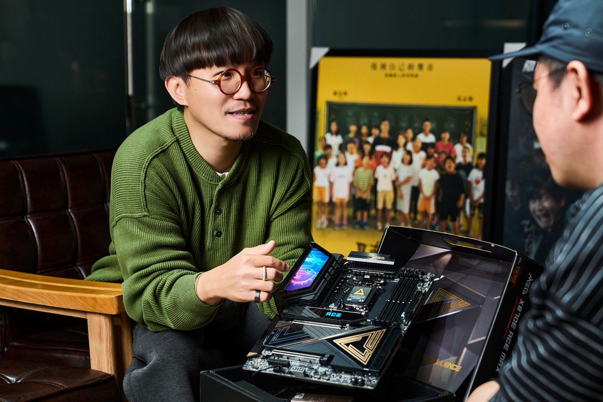 為了達到理想的效能表現，郭憲聰選擇了 MEG X870E ACE MAX 進一步強化特效製作主機的效能與穩定度。