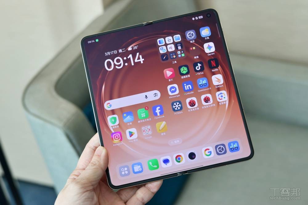 不只沒有摺痕，OPPO Find N6 升級 AI 產生圖表、相機也跟著升級了