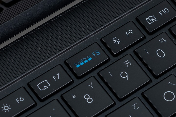 鍵盤上的 F8 鍵被賦予了鮮明的湛藍色，成為一鍵開啟「GoPro Player」。