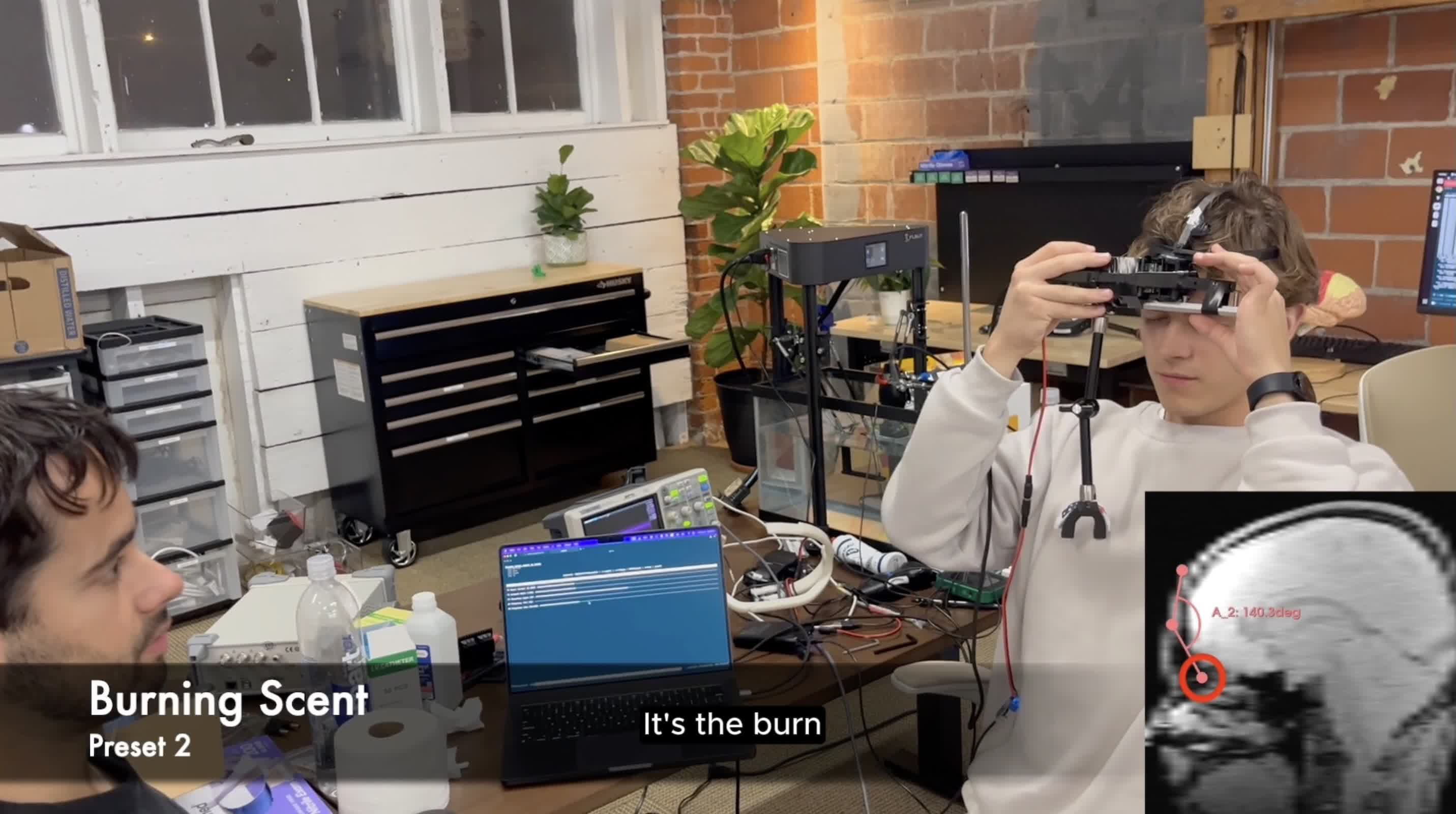 不用鼻子也能聞到！科學家研發超音波「寫入」技術，直擊大腦嗅覺中樞補全沉浸式 VR 體驗