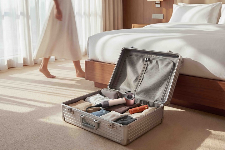 Dyson 發表全新 Supersonic Travel 隨行吹風機！主打零熱損傷與全球電壓設計，售價萬元有找
