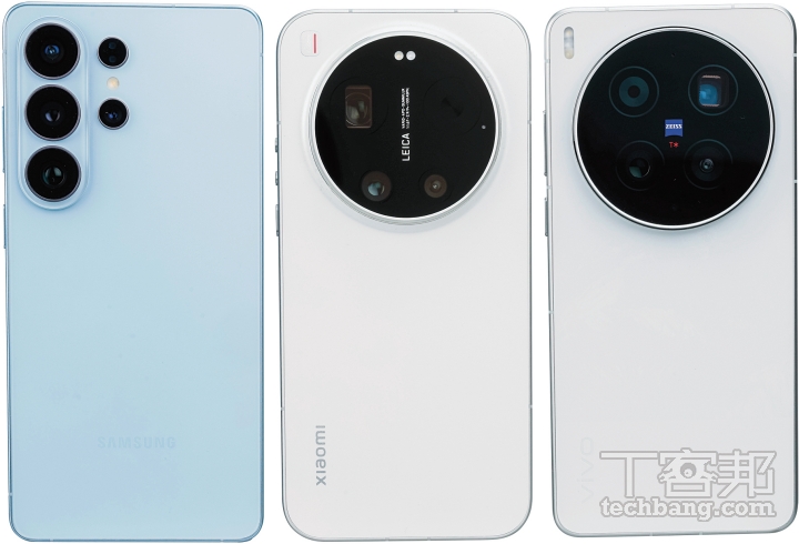 三款手機在外型設計概念大為不同，Xiaomi 17 Ultra 和 vivo X300 Ultra 強調攝影功能，把相機模組做得特別大，Galaxy S26 Ultra 則相對均衡，低調簡約質感出色。