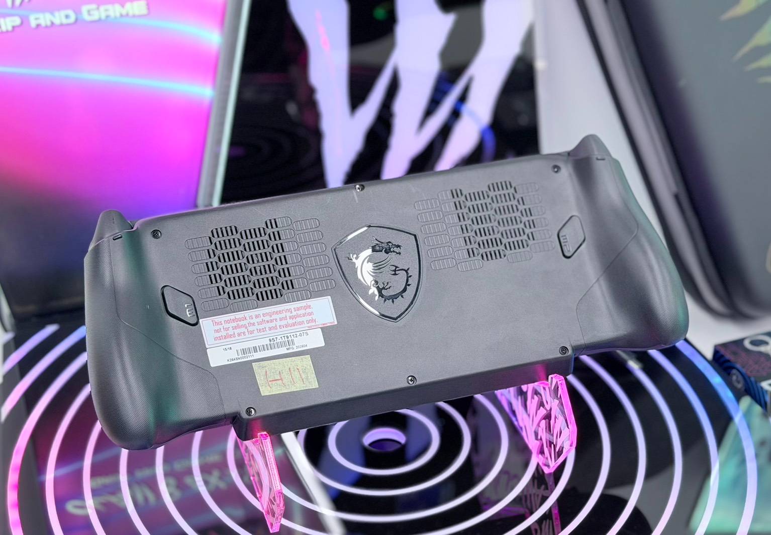 MSI Claw 8 EX AI+ 搶先看！搭載 Intel Arc G3 Extreme 處理器，8 吋 120Hz 螢幕、XeSS 3 提升遊戲效能