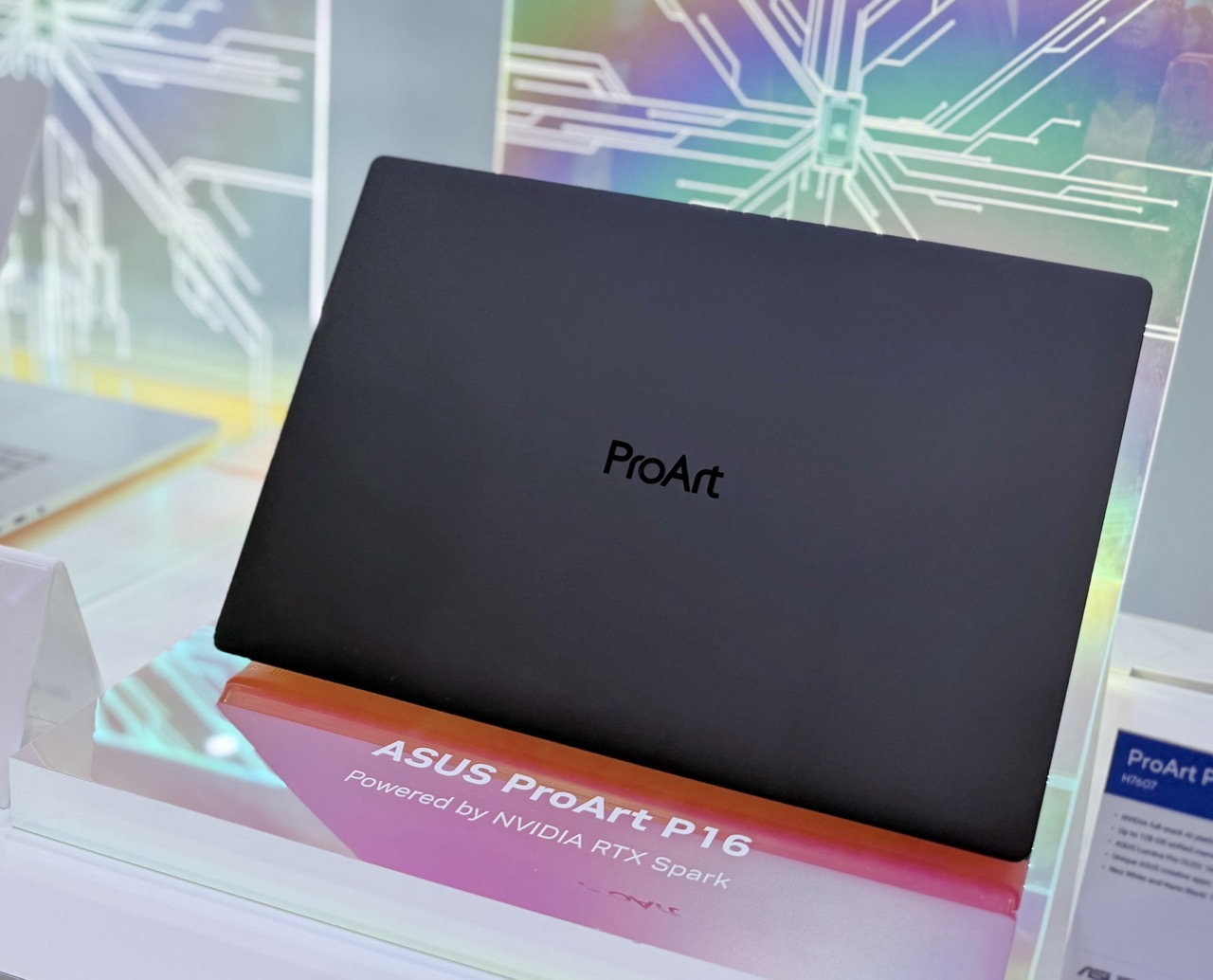 【COMPUTEX 2026】直擊 NVIDIA RTX Spark 新機！ASUS ProArt、MSI Prestige 筆電及迷你桌機搶先看