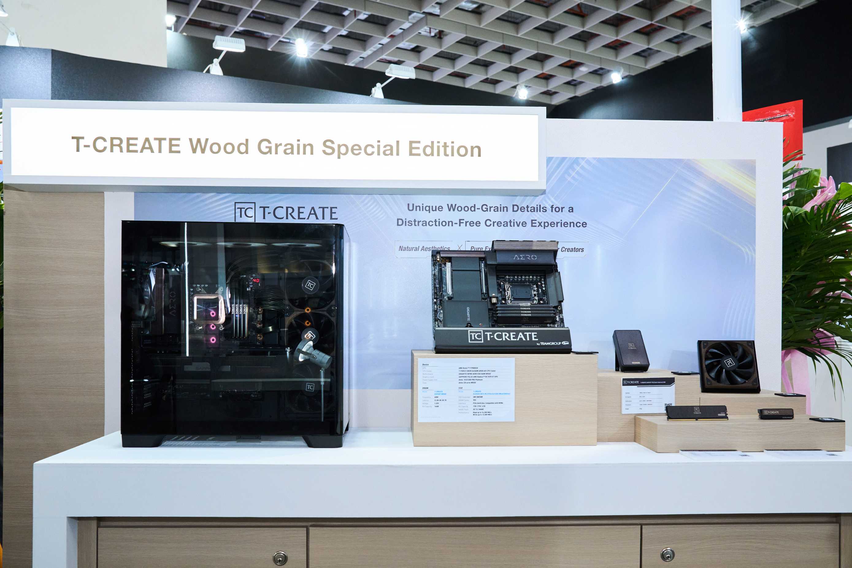 【COMPUTEX 2026】十銓雙展區直擊：T-FORCE 十週年碳纖美學、解放 AI PC 完全效能與「一鍵自毀」資安防護技術革命