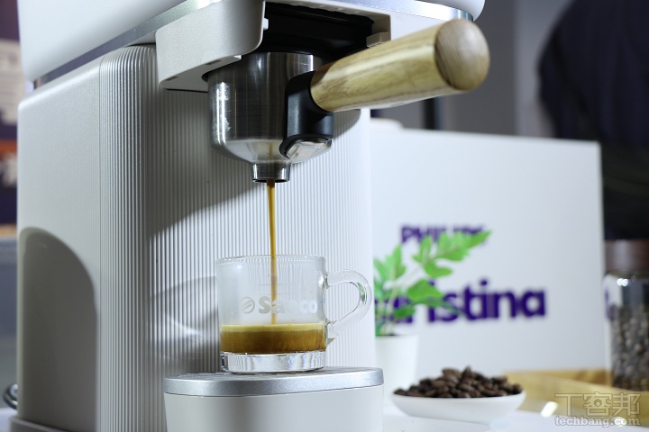 飛利浦 Baristina 義式咖啡機在台上市!一按一滑完成現磨現煮,售價 14,900 元