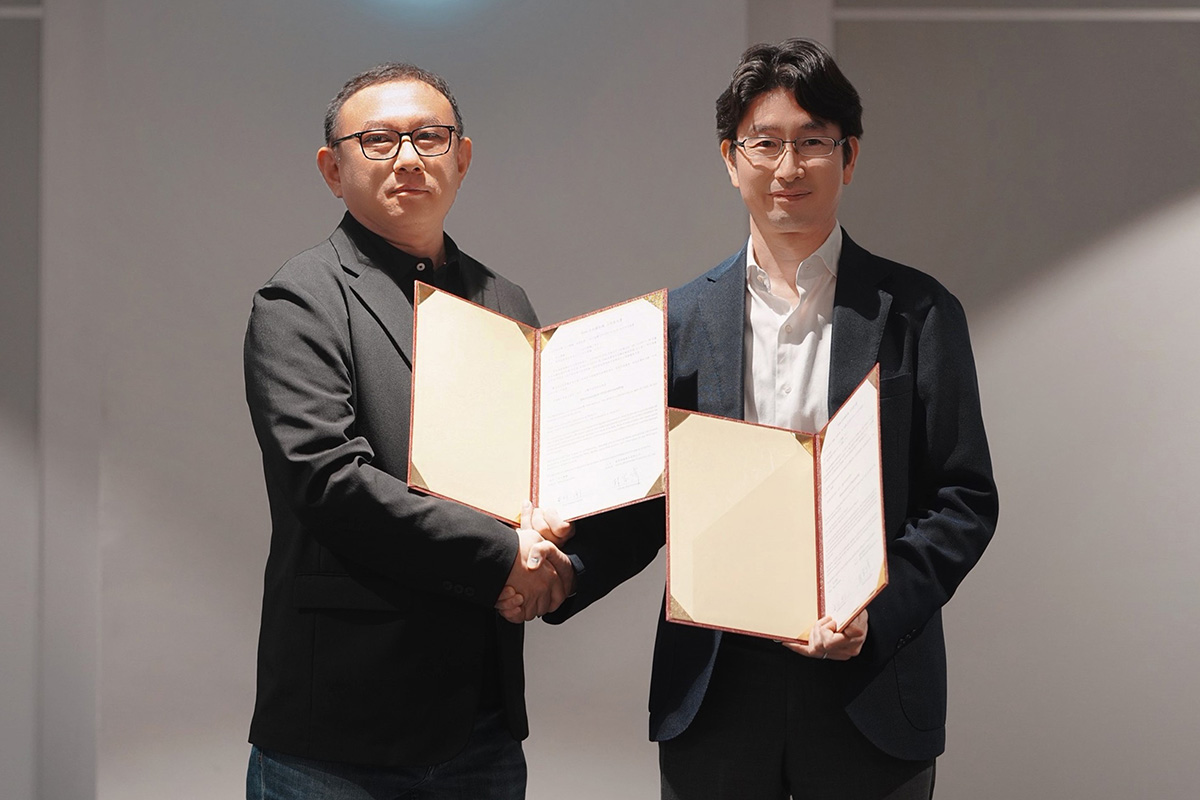 Sony Taiwan與無限映像製作有限公司正式簽約，購置Sony 旗艦UHD OB車。(左起無限映像製作有限公司總經理 林家偉、Sony總部影像行銷部門總經理 吉川 剛)