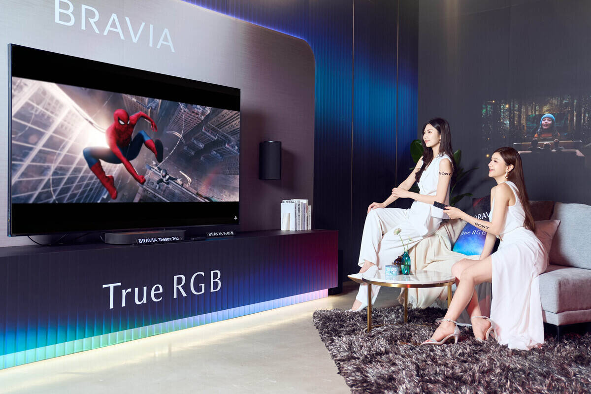 Sony 全新BRAVIA True RGB 系列內建X-Wide Angle Pro 技術，讓空間中每個位置的觀眾都享有畫質一致的視角。