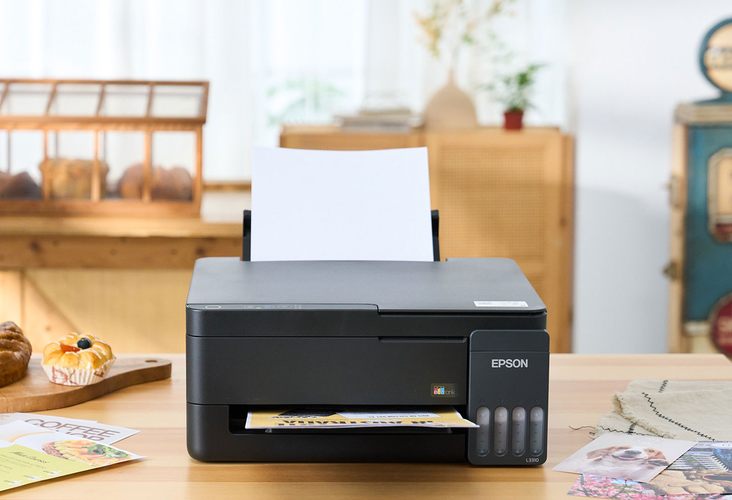 Epson L3310 優化後的進紙托盤支撐力好，進紙更為順暢。