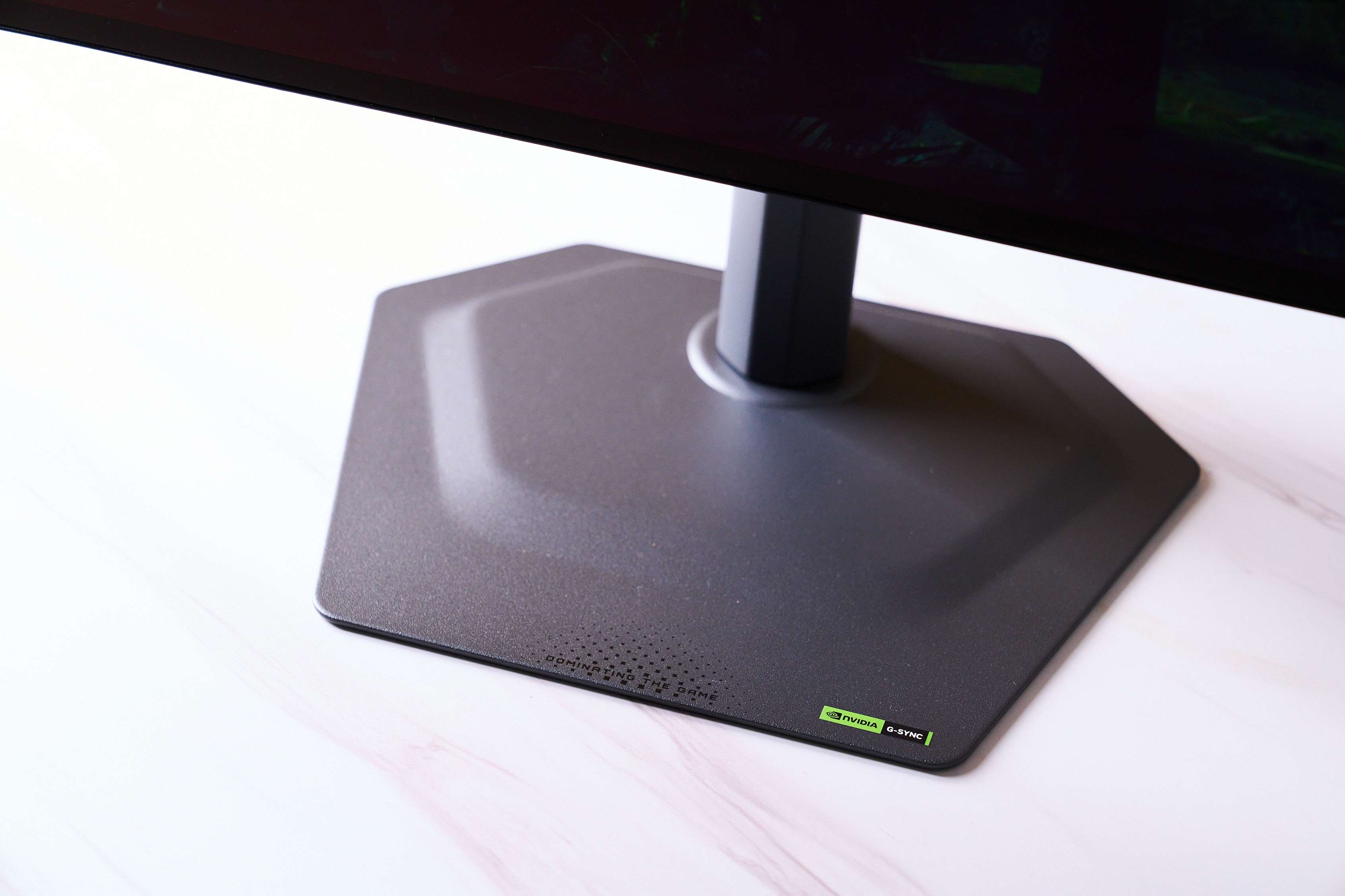 技嘉 GO27Q24G 電競螢幕評測：獨家 HyperNits 亮度增強技術，重新定義 OLED 視覺體驗