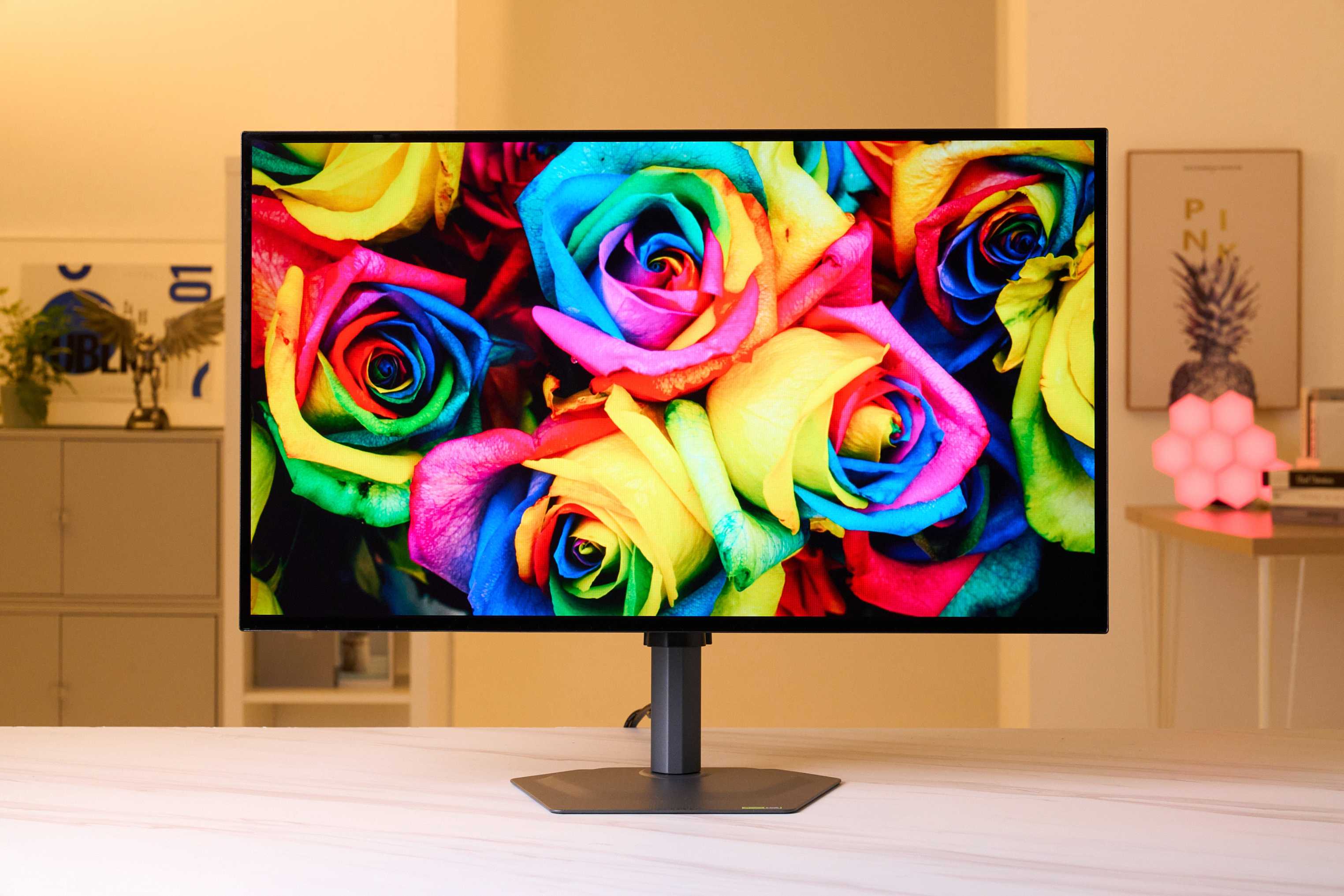 技嘉 GO27Q24G 電競螢幕評測：獨家 HyperNits 亮度增強技術，重新定義 OLED 視覺體驗