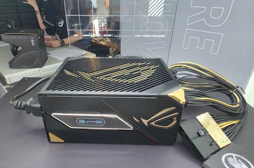 華碩 ROG 20 週年快閃店進駐中山商圈:現場展示全新電競筆電與限量 DIY 組裝套裝
