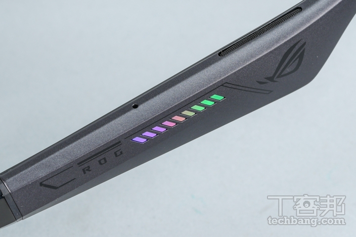 ROG XREAL R1 電競 AR 眼鏡：隨身帶走 171 吋 240Hz 巨型螢幕，掌機玩家的最強神隊友