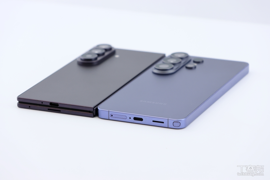 Galaxy Z Fold8 Ultra 摺疊起來和 Galaxy S26 Ultra 厚度相差無幾。