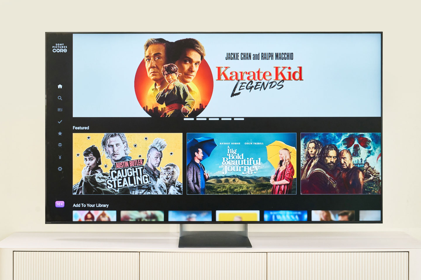 要體驗最完整的 BRAVIA 影音娛樂，別忘了開啟 SONY PICTURES CORE，它收錄眾多 Sony Pictures 旗下電影，並支援高達 80 Mbps 串流 HDR 片源與 IMAX Enhanced 等影音規格，能充分發揮 BRAVIA 的畫質與音效實力。