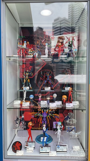 ▼ 新世紀福音戰士模型展櫃。