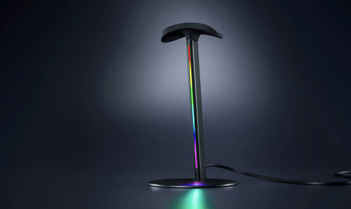Razer Base Station V3 Chroma 智慧耳機架登場：離開支架自動切換模式，RGB 燈效同步點亮桌面