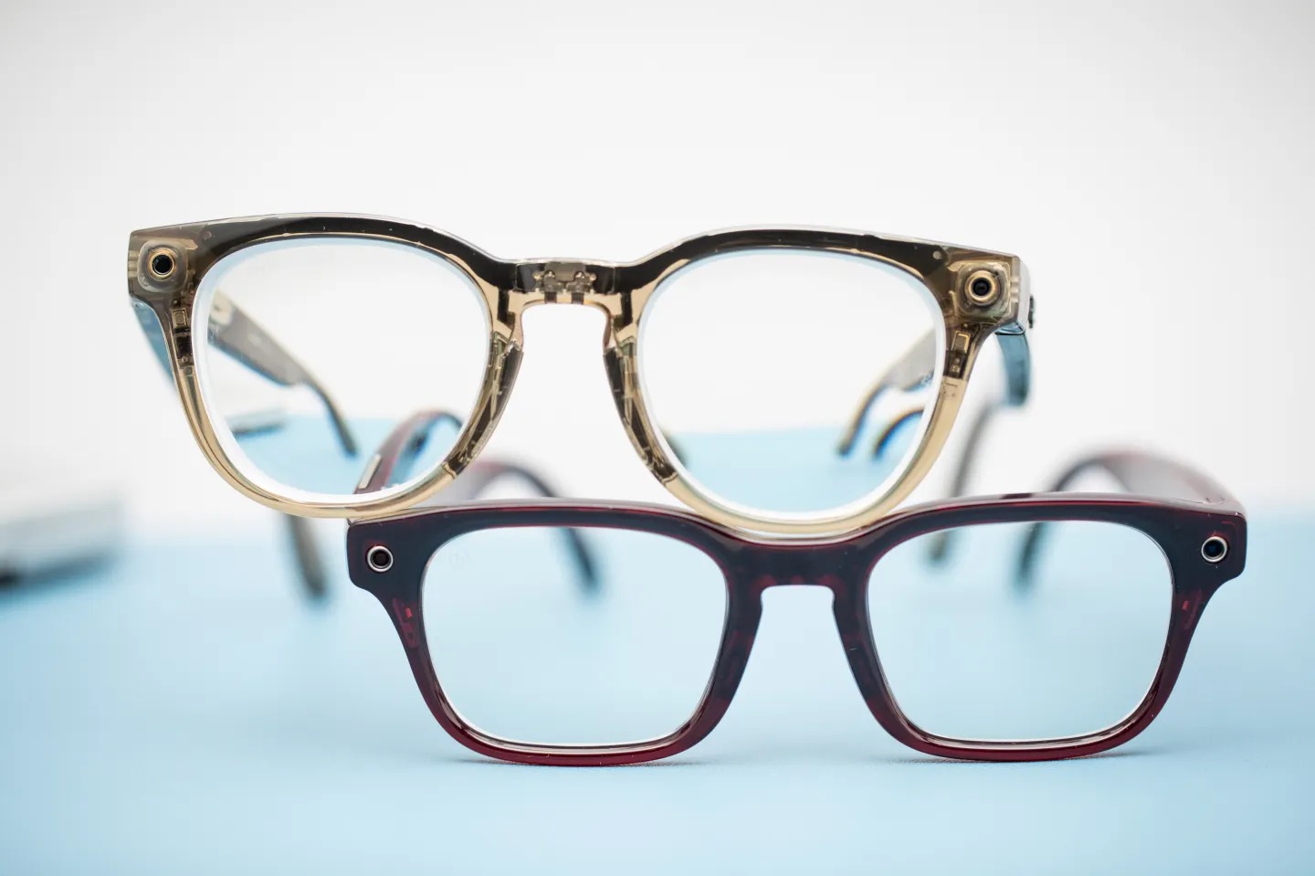 遮住燈號也沒用！Ray-Ban Meta AI 智慧眼鏡推送新韌體，全面防堵「遮燈偷拍」旁路漏洞