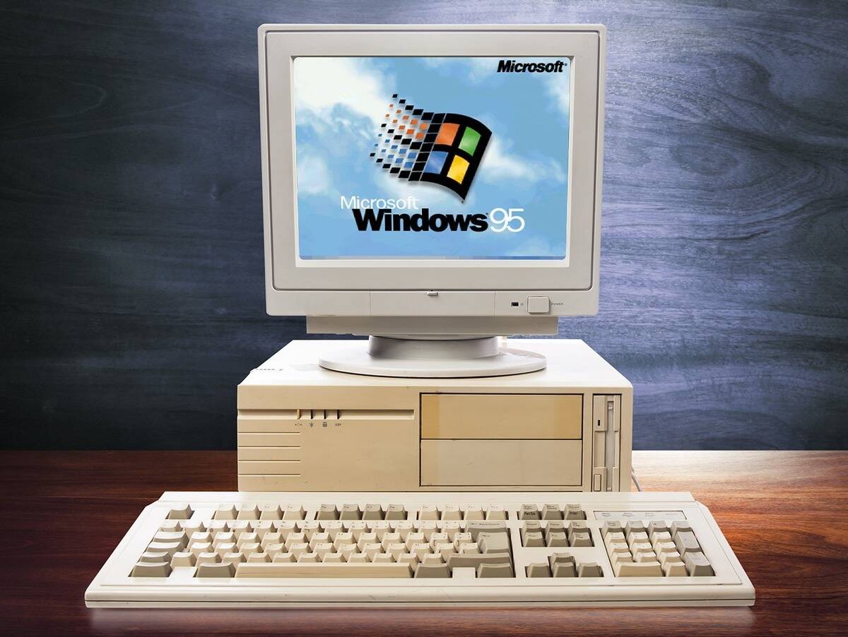 Windows 95 推出至今 31 週年,資深工程師揭露光碟竟藏「驚人彩蛋」連蘋果都被幽默入鏡?