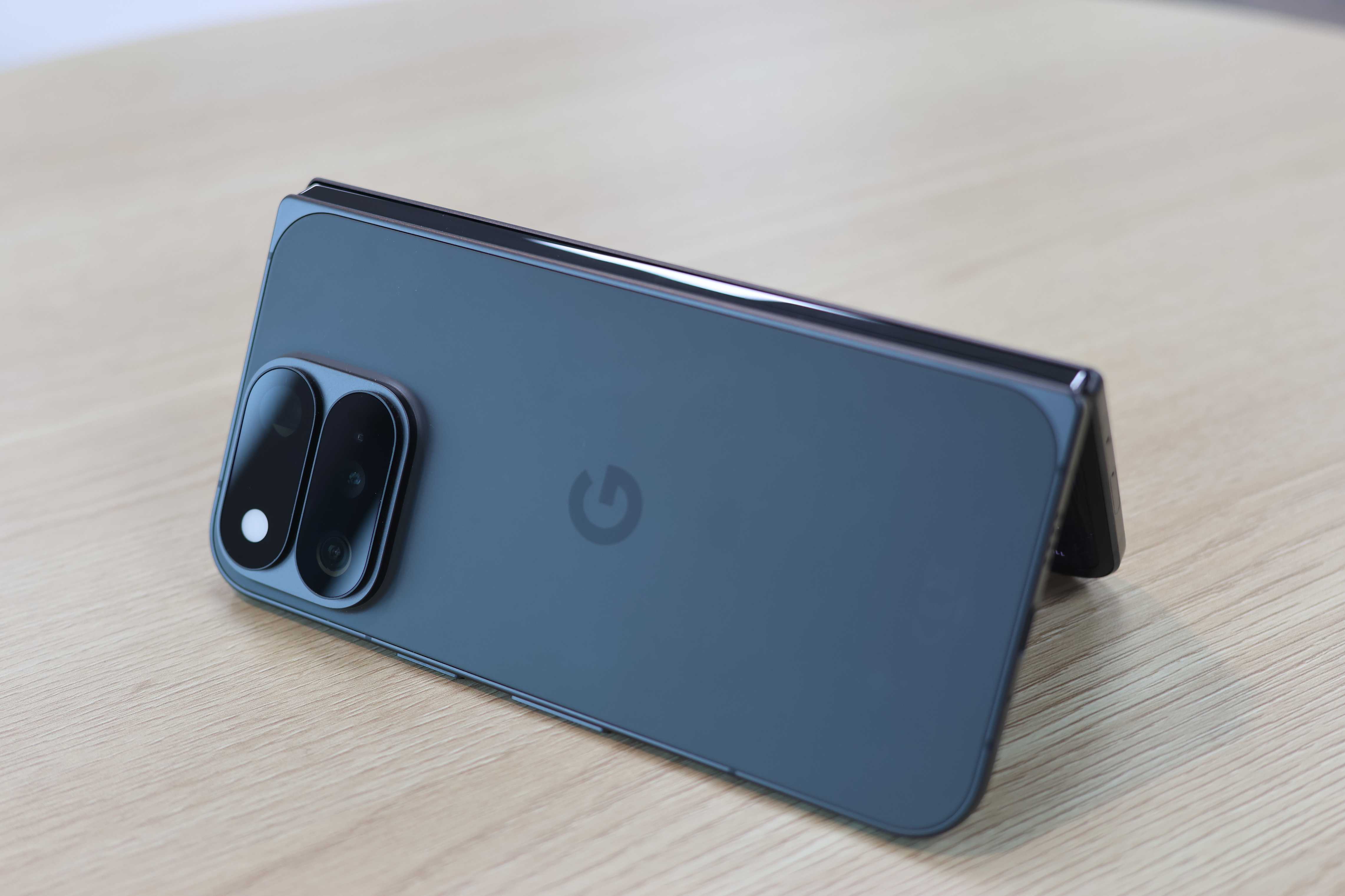 開價突破 6 萬元！Google Pixel 11 Pro Fold 值得買嗎？機身「瘦身」有感、30倍變焦進化重點一次看