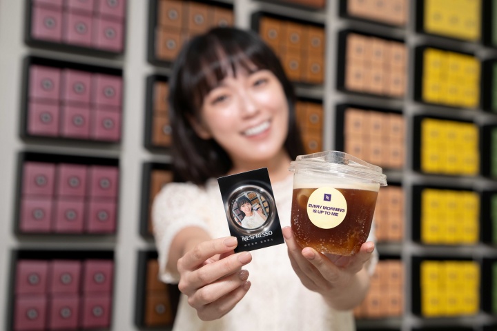 Nespresso 全球首家「啡凡概念店」插旗大巨蛋！推出刻字服務、限定拉花 ，還有獨家藍瓶咖啡組合