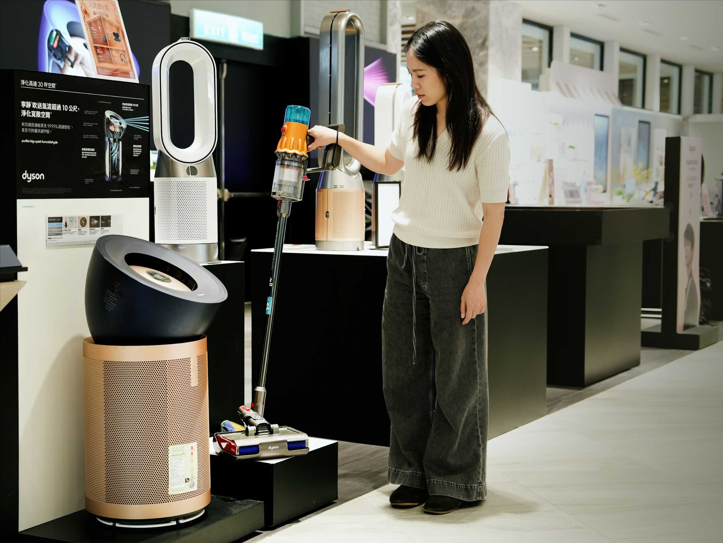 北部挑輕巧、南部選大台?恆隆行揭 Dyson 家電南北熱銷差異,周年慶買滿 8 萬送 Dyson Airstrait