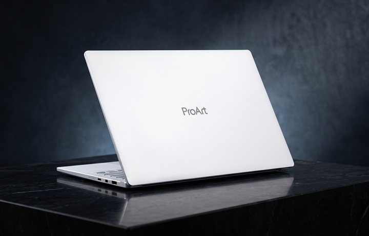 ASUS ProArt P16（H7607）評測：RTX Spark N1X、128GB 統一記憶體，本機 AI 生成圖片與影片實測