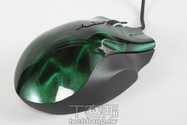 Razer Naga Hex 電競滑鼠開箱，6鍵更好按