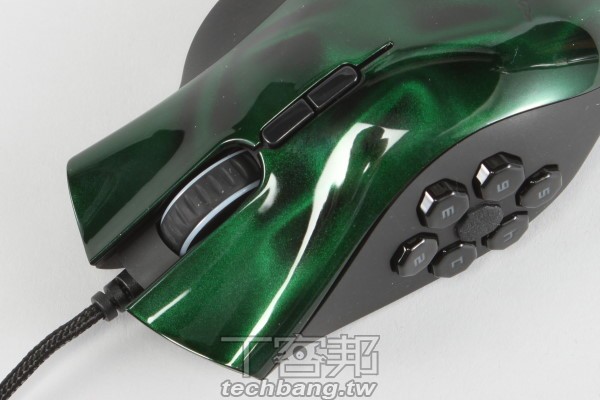 Razer Naga Hex 電競滑鼠開箱，6鍵更好按