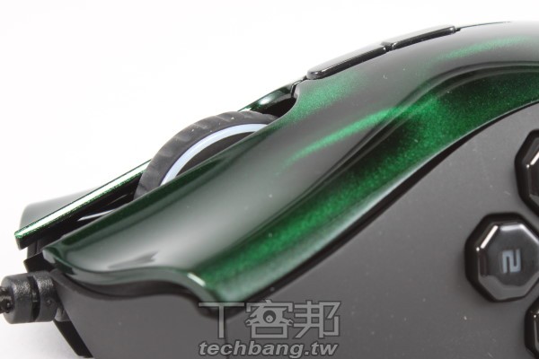 Razer Naga Hex 電競滑鼠開箱，6鍵更好按