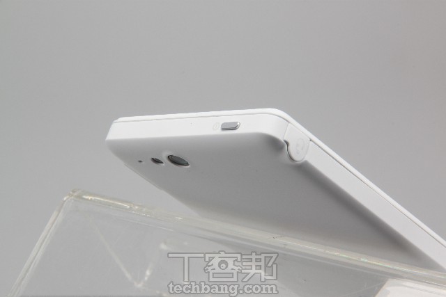 Sony Xperia go 價格平實、小巧防水機，實機泡水玩給你看