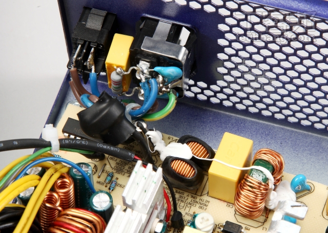 完全看懂交換式電源供應器：輸入級、功率一次、二次級、回授級詳解